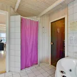 Nyaraló Amazing In With 3 Bedrooms, Sauna & Wifi