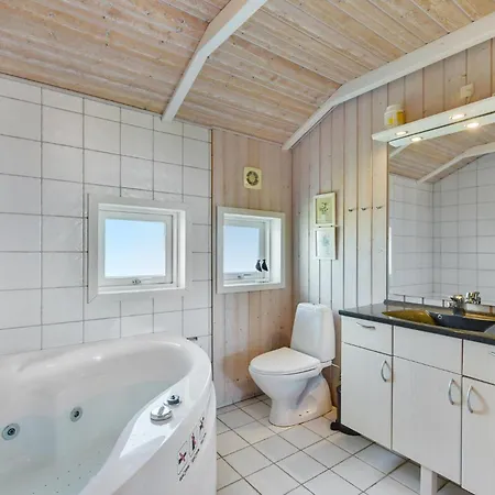 Beautiful Home In Nordborg With Wifi *