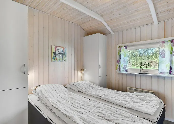 Amazing In With 3 Bedrooms, Sauna & Wifi Holiday home