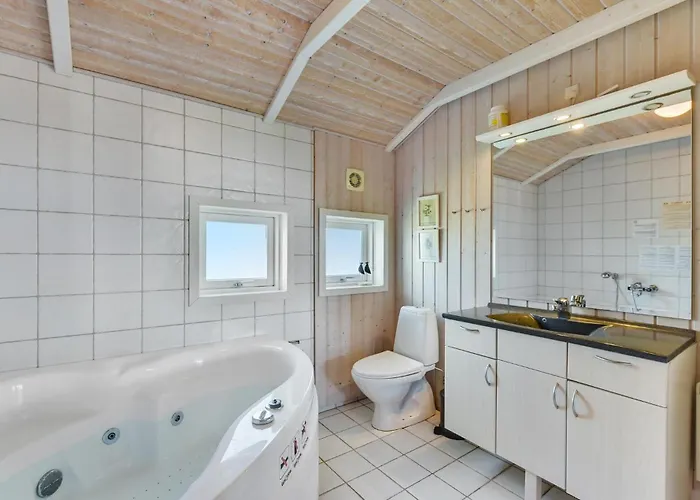 Amazing In With 3 Bedrooms, Sauna & Wifi *