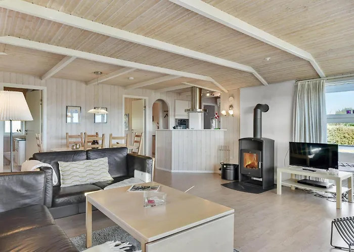 Holiday home Amazing In With 3 Bedrooms, Sauna & Wifi