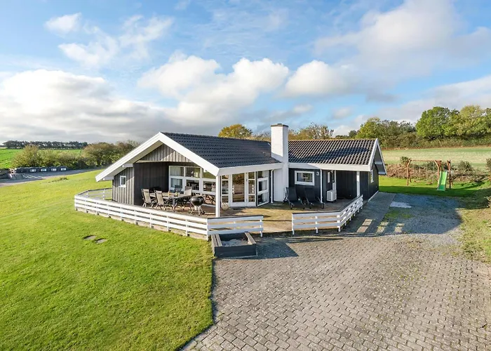 Holiday home Amazing In With 3 Bedrooms, Sauna & Wifi *